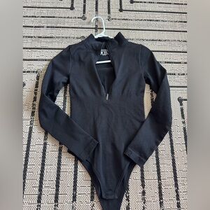 OQQ Black Quarterzip Bodysuit